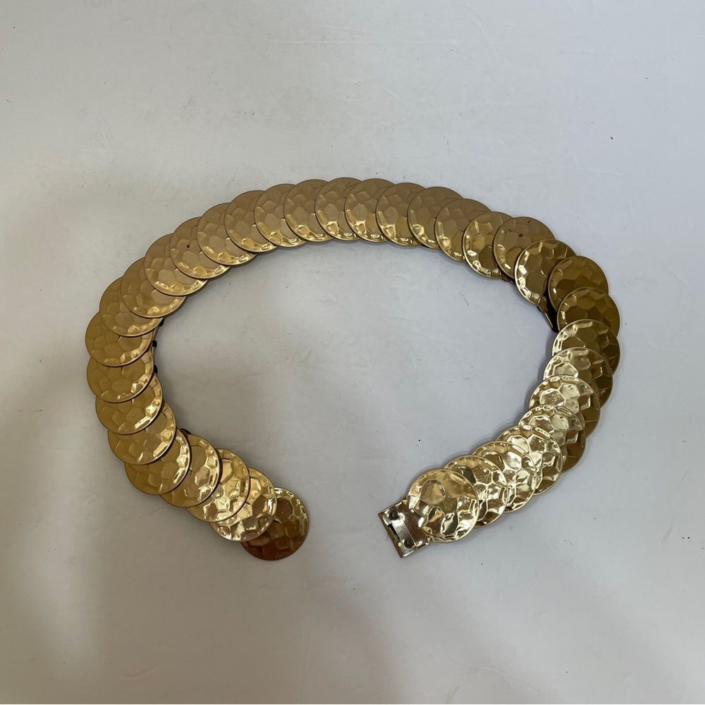 GOLDTONE STRETCH BELT WITH ROUND MEDALLIONS - Picture 2 of 6